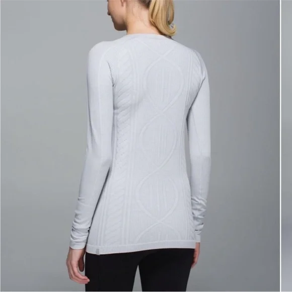 Lululemon grey restless pullover with thumb holes - Picture 5 of 6